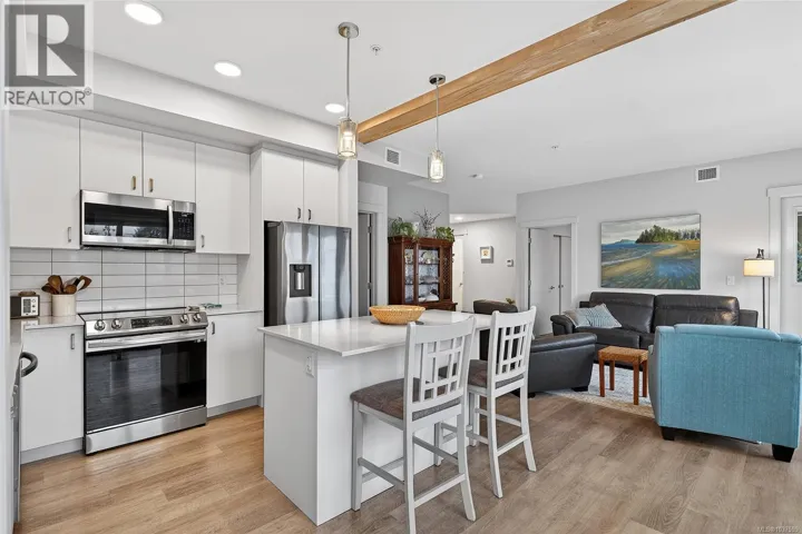 202 120 Jensen Ave E, Parksville, British Columbia V9P0H6