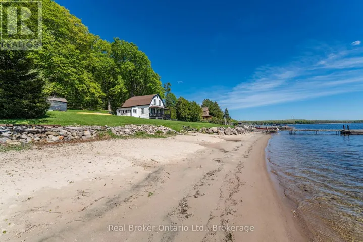 437 CHAMPLAIN ROAD, Penetanguishene, Ontario L9M1S5