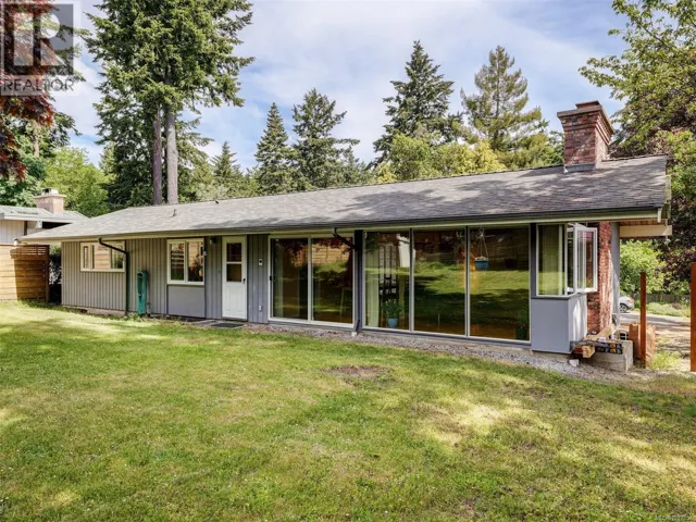 2429 Sutton Rd, Saanich, British Columbia V8N1J1