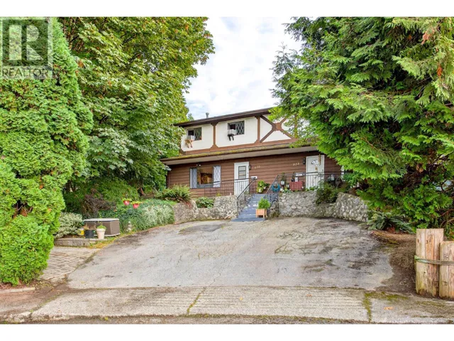 830 INGERSOLL AVENUE, Coquitlam, British Columbia V3J4L9