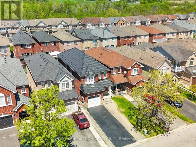 664 SUNBIRD TRAIL, Pickering (Amberlea), Ontario L1X2X6