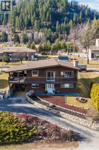 520 10th Avenue, Castlegar, British Columbia V1N1K7