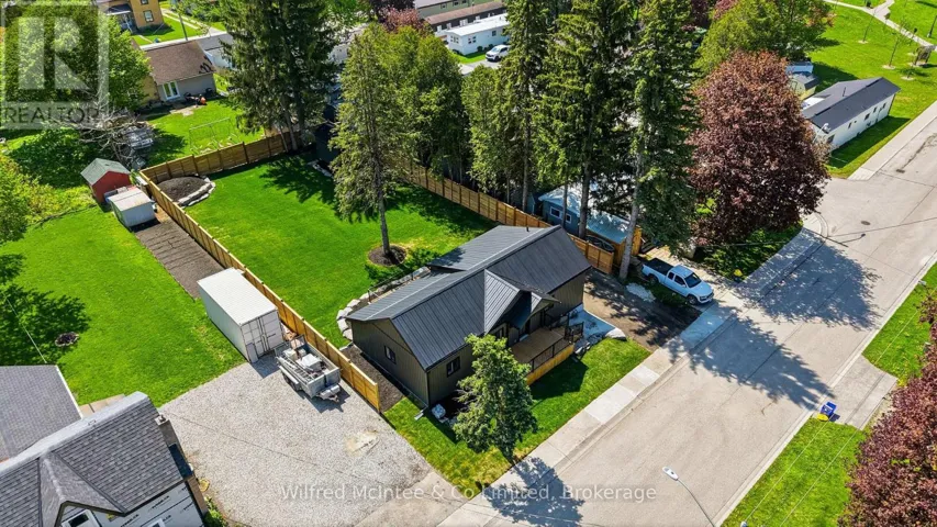 550 WELLINGTON STREET, Minto, Ontario N4W3G9