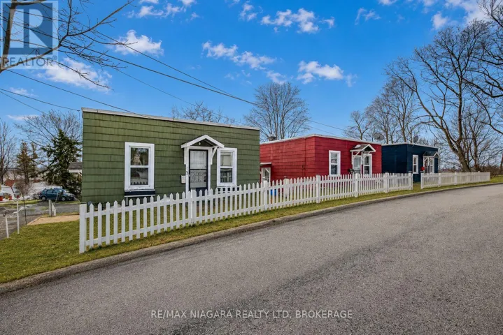 8 CATHARINE STREET, Port Colborne (Sugarloaf), Ontario L3K4J6