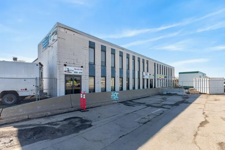 12525 127 Street, Edmonton, Alberta T5L1A3