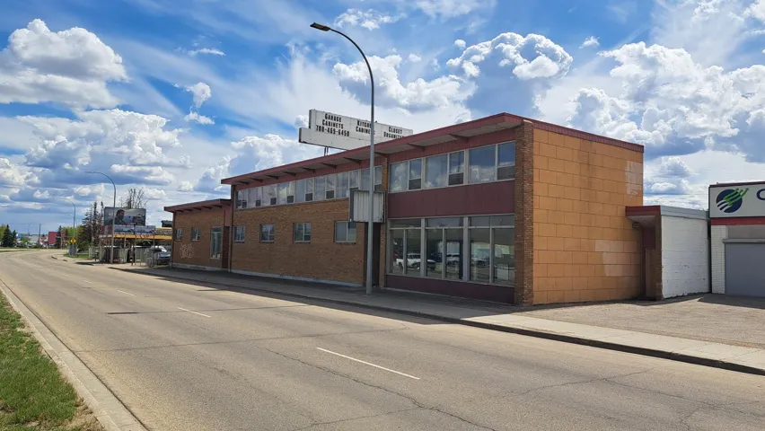 7319 Whyte Ave NW, Edmonton, Alberta T6B0G2
