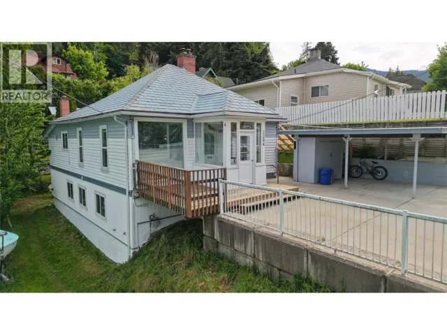 1204 FRONT Street, Nelson, British Columbia V1L4C4