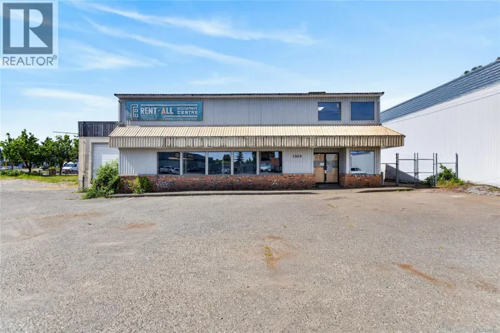 1049 McPhee Ave, Courtenay, British Columbia V9N3A1