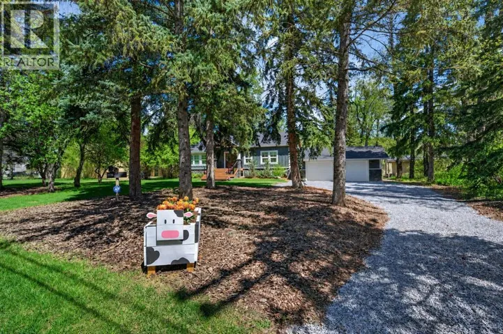 7136 Bow Crescent NW, Calgary, Alberta T3B2B9