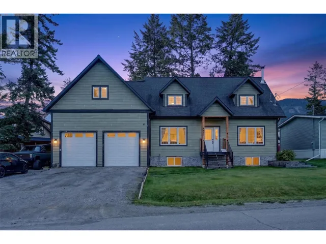 4852 Riverview Drive, Edgewater, British Columbia V0A1E0