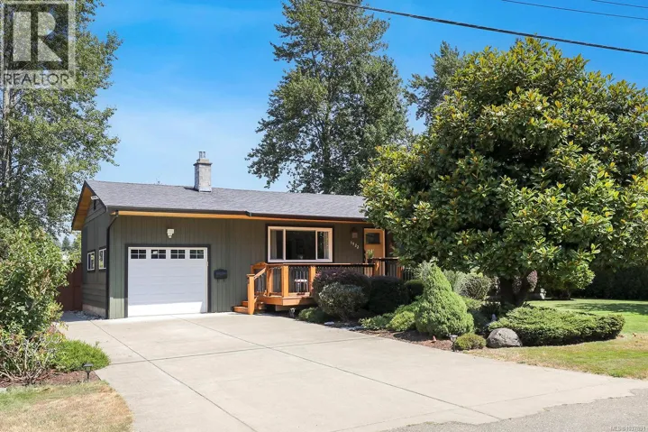 1922 Richardson Ave, Comox, British Columbia V9M2B4