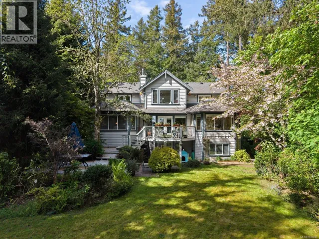 627 Downey Rd, North Saanich, British Columbia V8L5M6