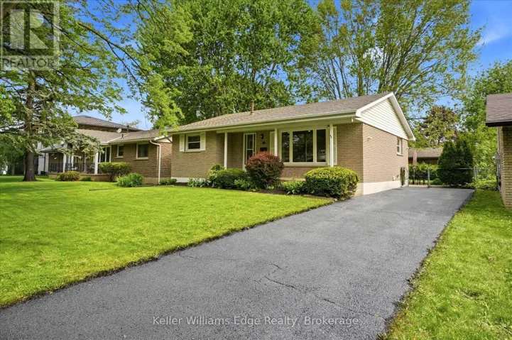 48 WINDING WAY, Brantford, Ontario N3R3S3