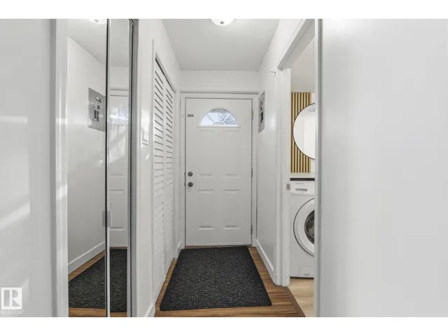 28C MEADOWLARK VILLEGE NW NW, Edmonton, Alberta T5R5X4