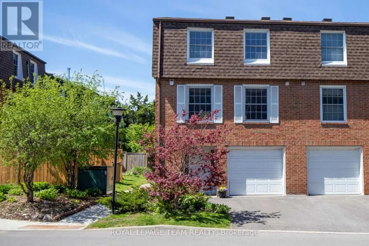 8 MOORSIDE PRIVATE, Ottawa, Ontario K2C3P4