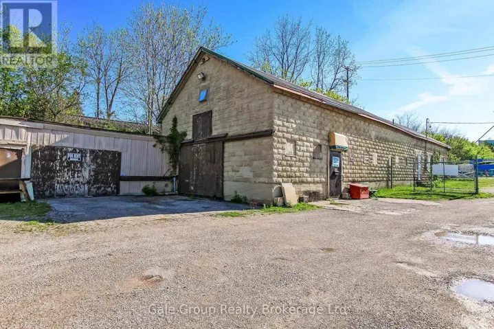 B - 100 BUTLER STREET, Woodstock (Woodstock - South), Ontario N4S3A5