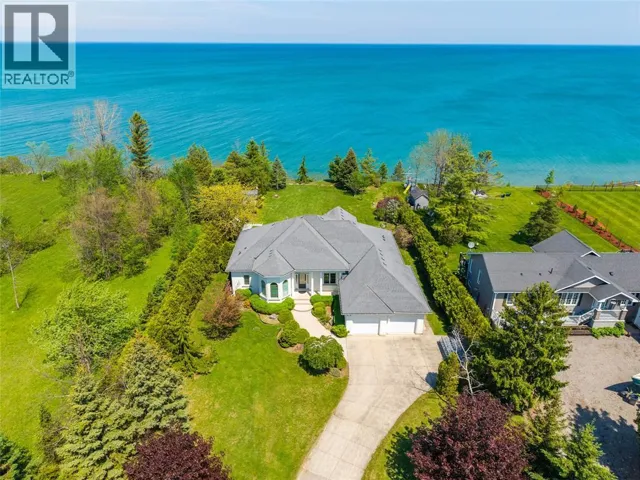 4266 BLUEPOINT DRIVE, Plympton-Wyoming, Ontario N0N1J6