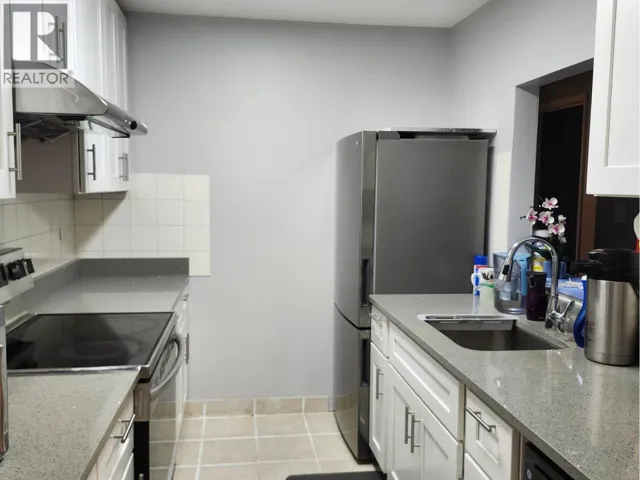 1050 HOWIE AVENUE, Coquitlam, British Columbia V3J1T6