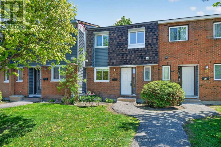 17 PIXLEY PRIVATE, Ottawa, Ontario K1G4C3