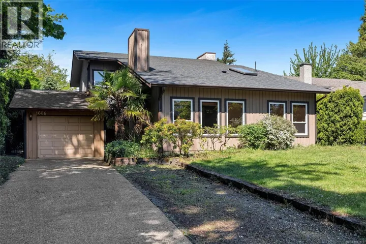 1606 Candela Pl, Saanich, British Columbia V8N5P4