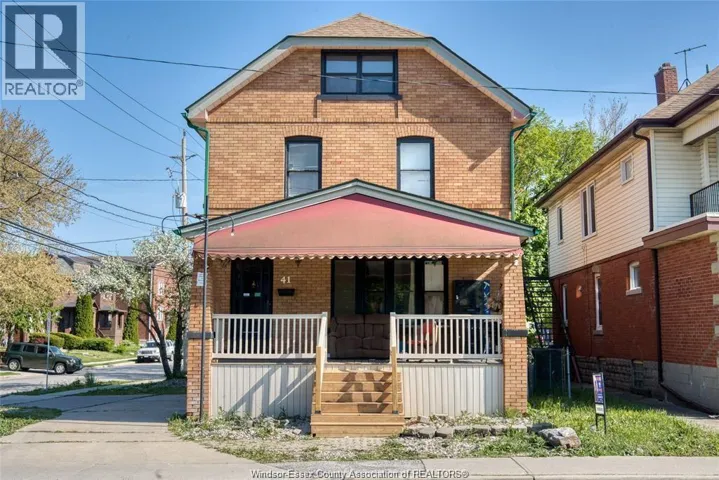 41 Giles BOULEVARD, Windsor, Ontario N9A4B6
