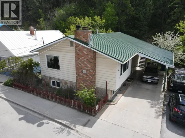 66 WALLINGER Avenue, Kimberley, British Columbia V1A1Y5