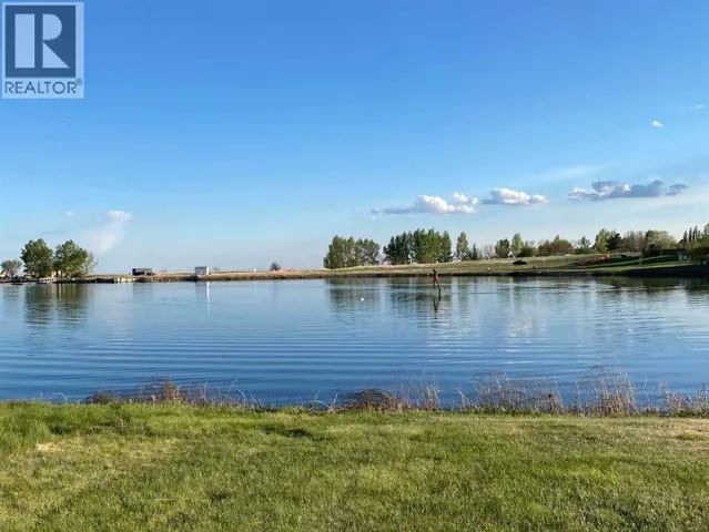 4 Kingfisher Estates Drive, Lake Newell Resort, Alberta T1R0Y5