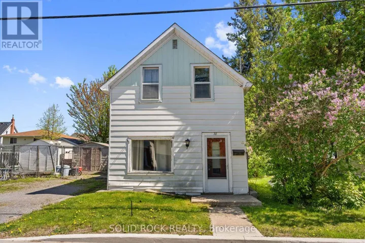 38 HUGH STREET S, Arnprior, Ontario K7S2V6