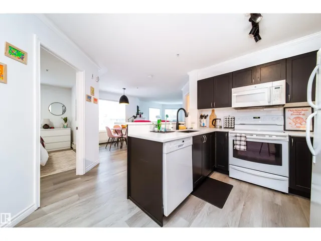 #303 9938 104 ST NW, Edmonton, Alberta T5K2X7