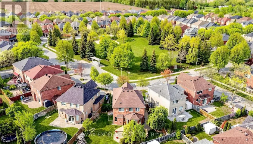 68 CHESTERTOWN SQUARE, Markham (Berczy), Ontario L6C2R4