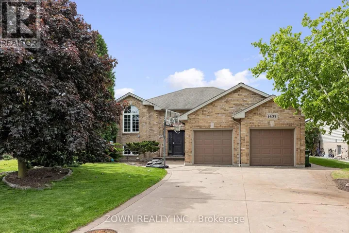 1433 GIRARD DRIVE, Lakeshore, Ontario N8L0R3