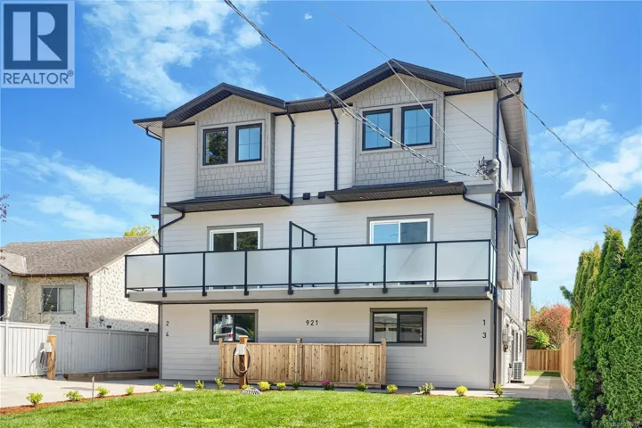 3 921 Dale St, Saanich, British Columbia V8X2V9