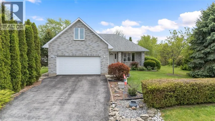 4335 Bluepoint DRIVE, Plympton-Wyoming, Ontario N0N1J6