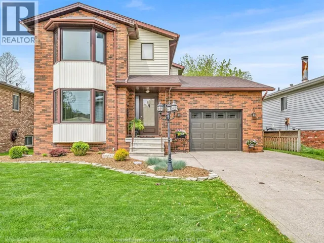 11 Rudgate LANE North, Leamington, Ontario N8H4Y9