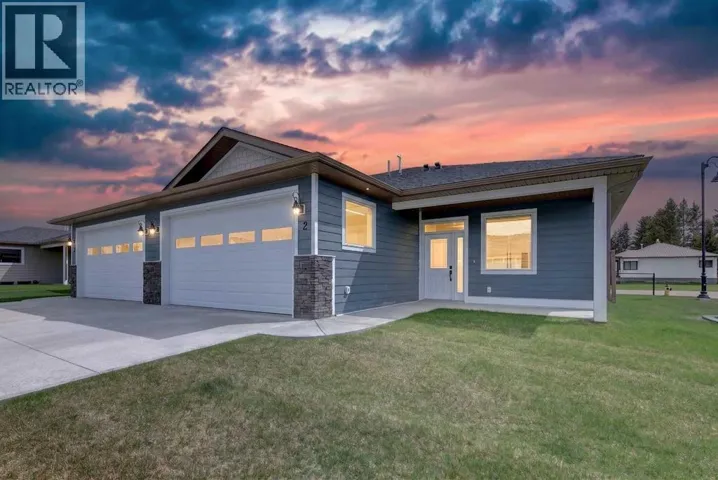 2, 610 4 Avenue SW, Sundre, Alberta T0M1X0