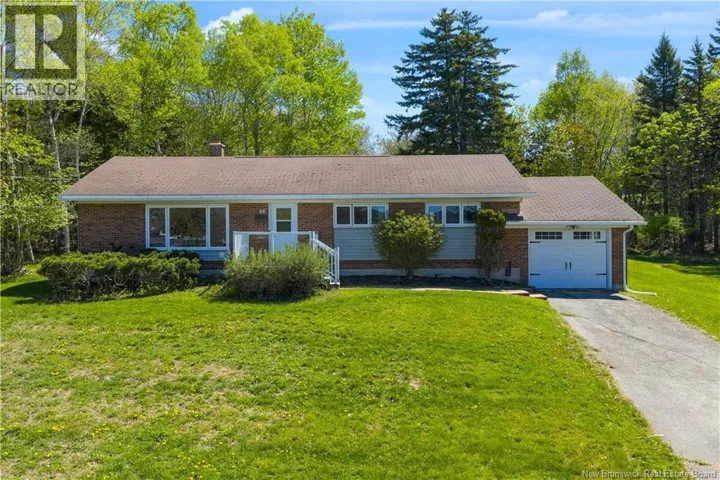 68 Elizabeth Parkway, Rothesay, New Brunswick E2H1E9