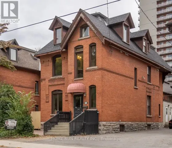 431 GILMOUR STREET, Ottawa, Ontario K2P0R5