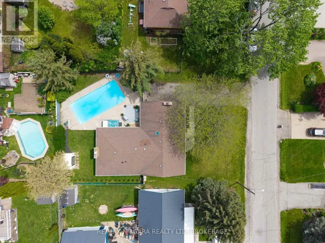 4 MACKIE STREET, St. Catharines (Port Dalhousie), Ontario L2N5N5