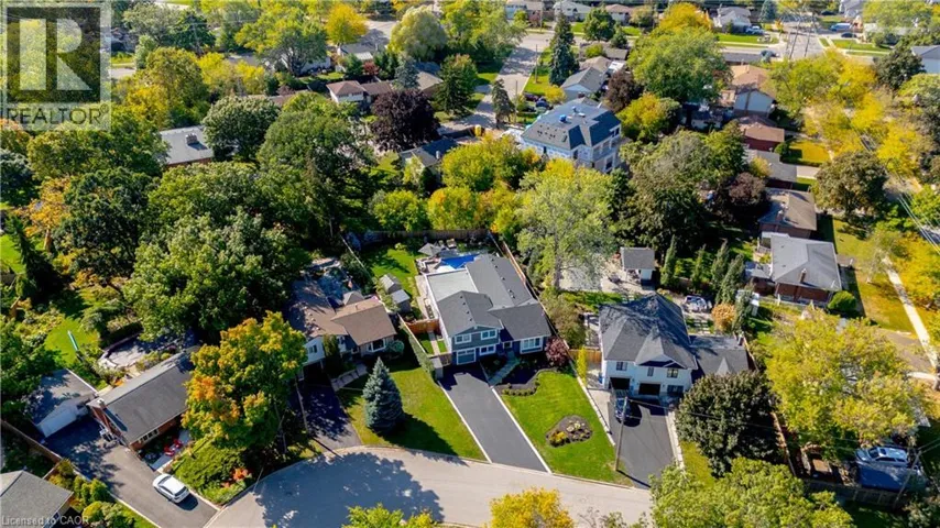 296 KENT Crescent, Burlington, Ontario L7L4T1