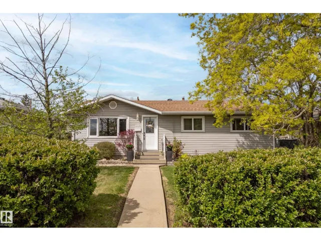 8804 136 AV NW, Edmonton, Alberta T5E1V4
