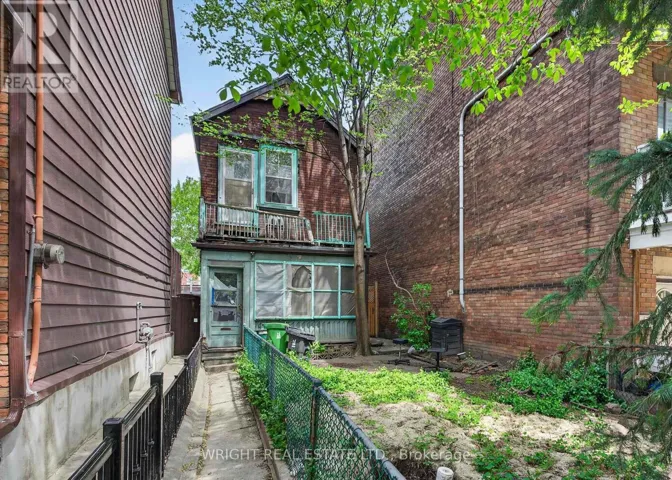 239 MANNING AVENUE, Toronto (Trinity-Bellwoods), Ontario M6J2K8