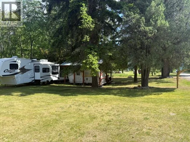 7520 Broadwater Road, Castlegar, British Columbia V1N4V8
