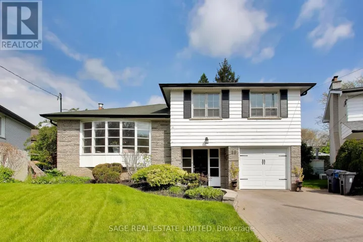 10 GASPE ROAD, Toronto (Bayview Woods-Steeles), Ontario M2K2E8