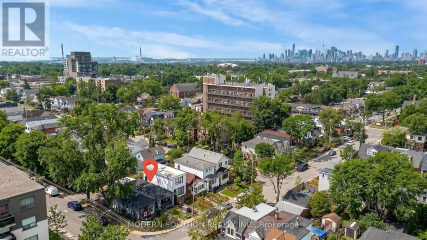 741 MILVERTON BOULEVARD, Toronto (Woodbine-Lumsden), Ontario M4C1Y3