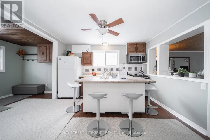 74 DE LA SALLE BOULEVARD, Georgina (Sutton & Jackson's Point), Ontario L0E1S0