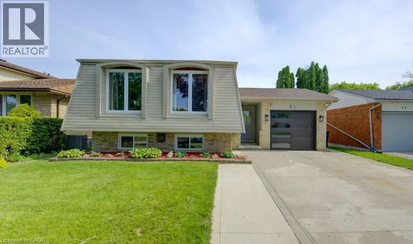 51 COACH HILL Drive, Kitchener, Ontario N2E1N7