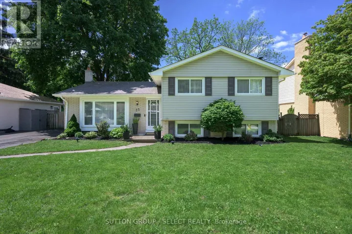 35 MAXWELL CRESCENT, London North (North H), Ontario N5X1Y9