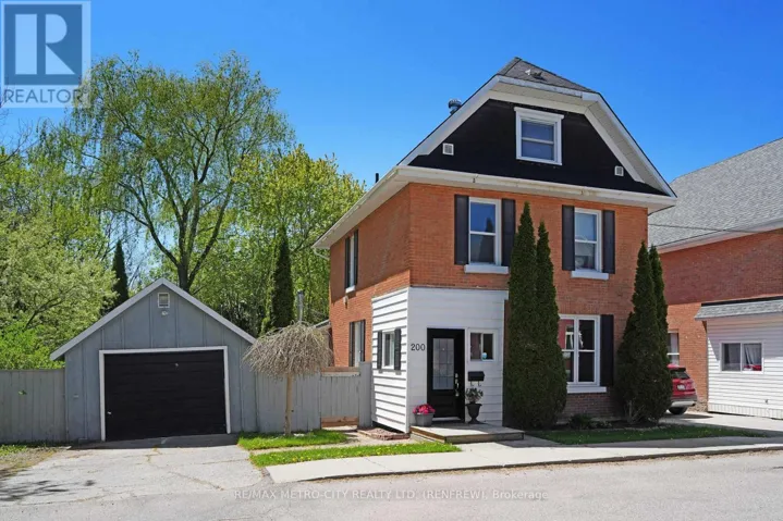 200 ROSS STREET, Renfrew, Ontario K7V2J2