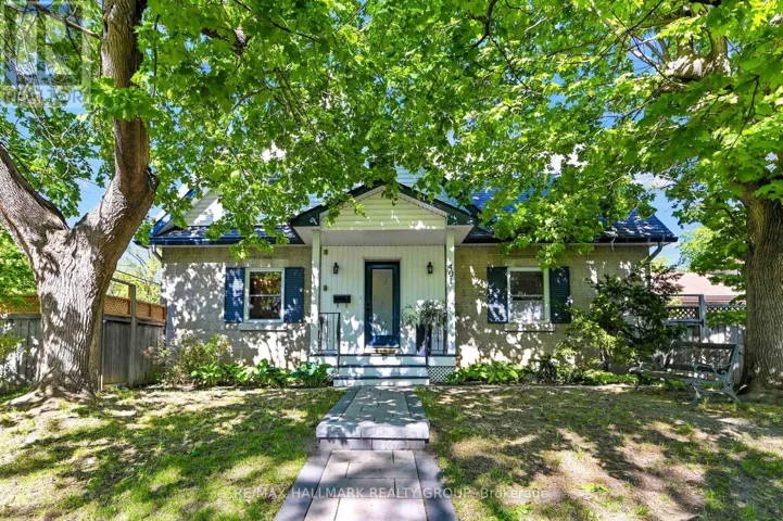 401 RICHARDSON AVENUE, Ottawa, Ontario K2B5G7