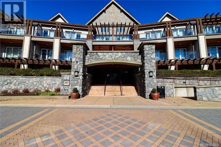 306-308A 1376 Lynburne Pl, Langford, British Columbia V9B6S1